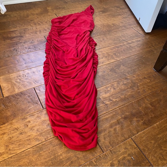 Lulus Red Ruched One-Shoulder Bodycon Midi Dress - Picture 2 of 8
